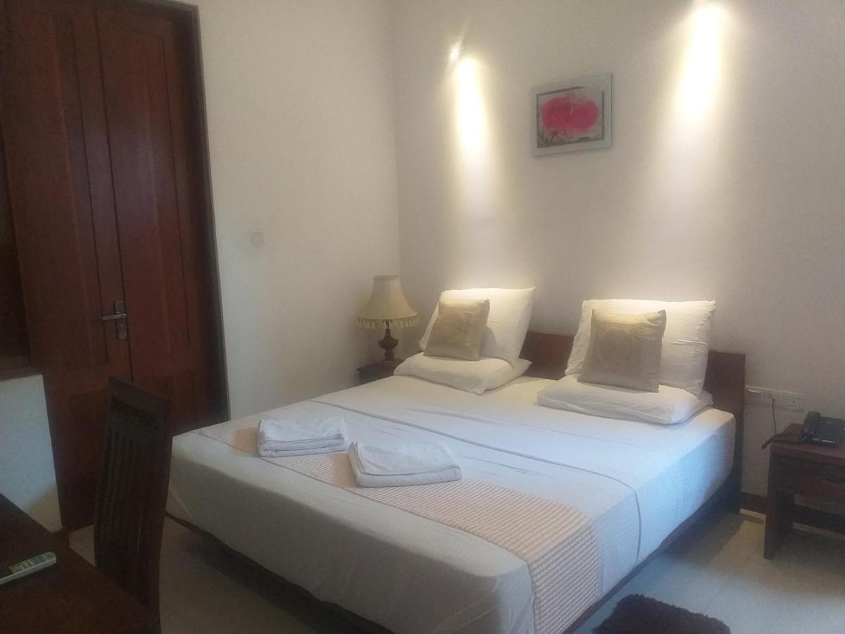 De Mansion Hotels Katugastota Экстерьер фото
